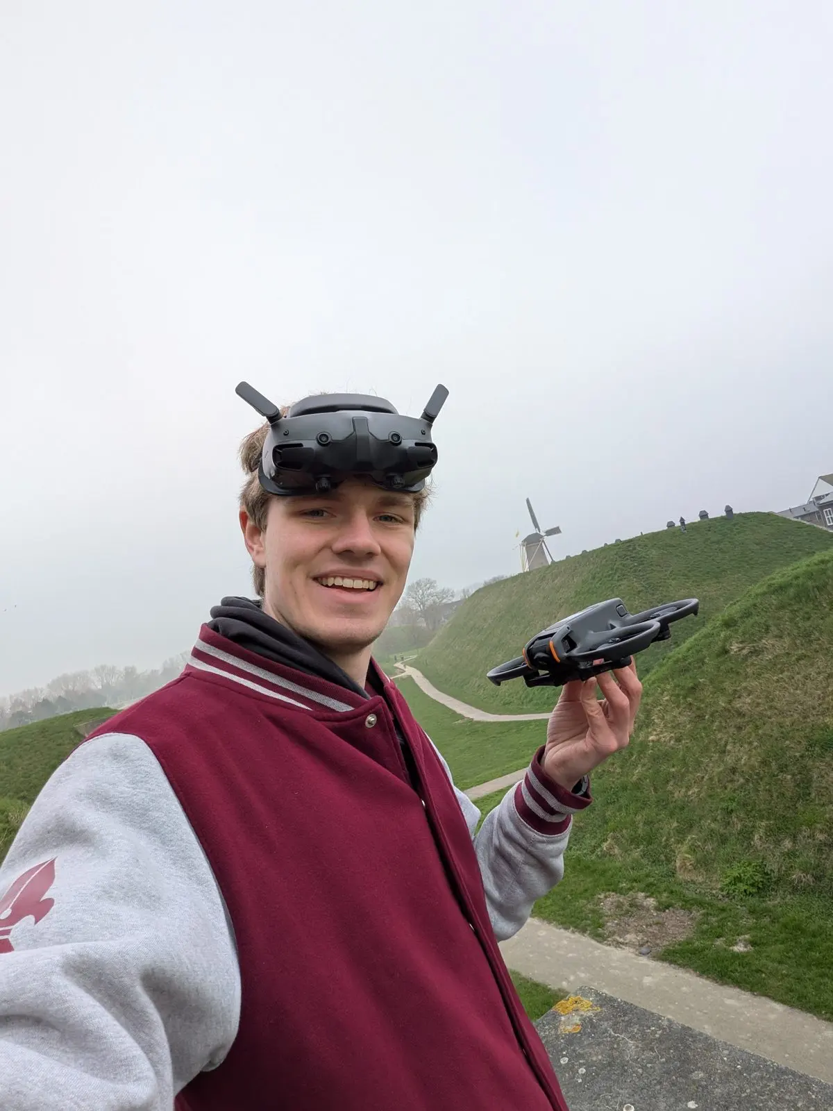 Ivan met FPV-bril en drone